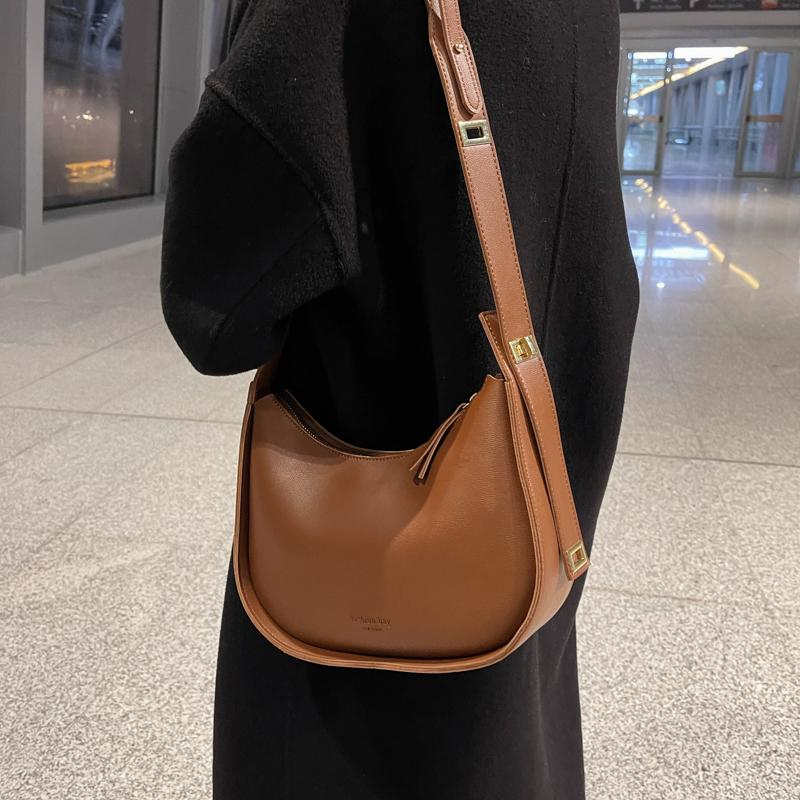 LOOP SHOULDER BAG