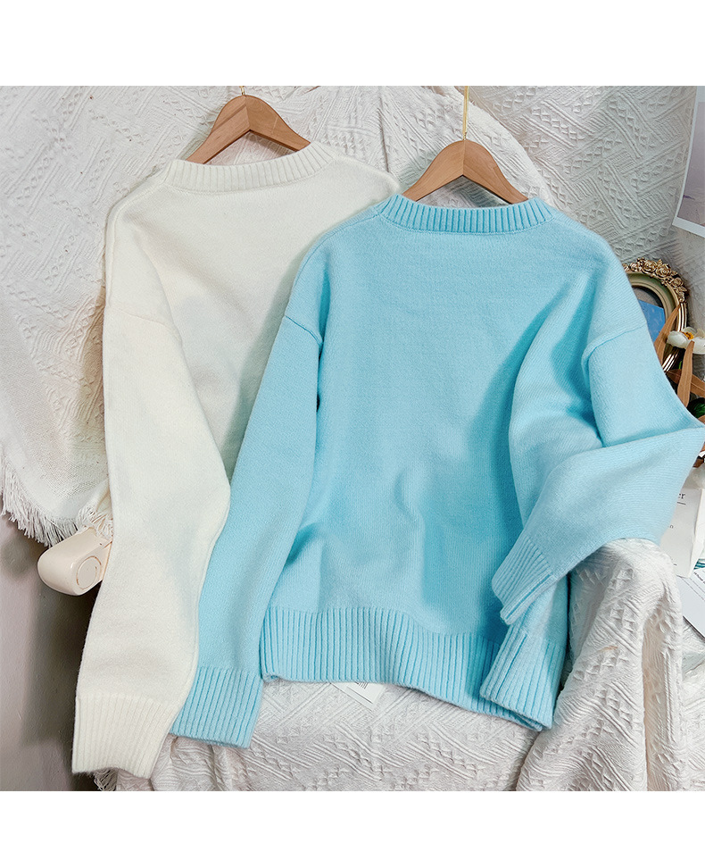 Women's knitted sweater lightweight and stylish