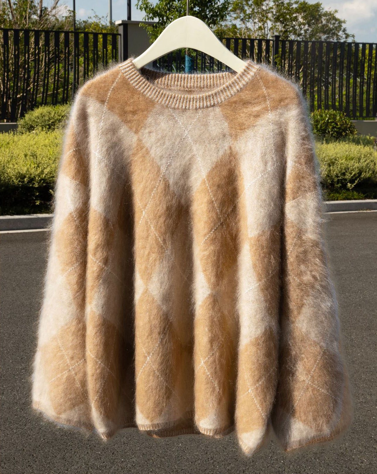 Cashmere knitted sweater with a round neck