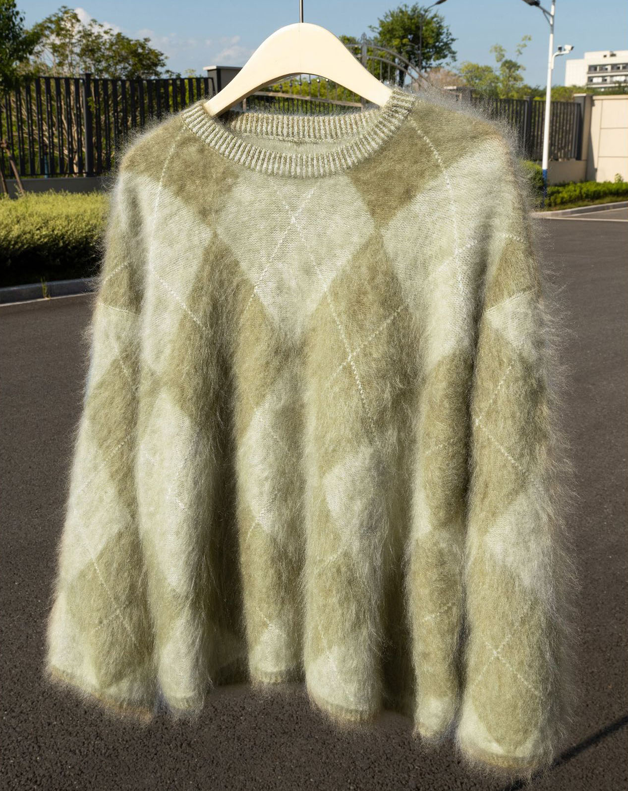 Cashmere knitted sweater with a round neck