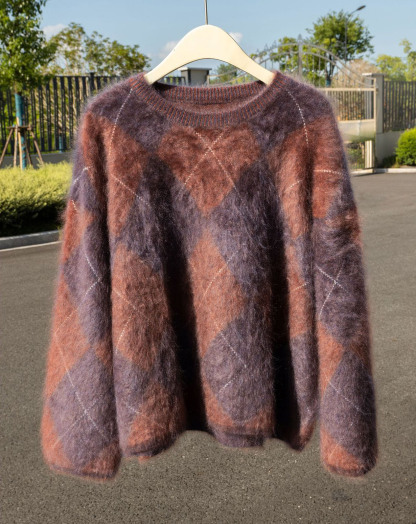 Cashmere knitted sweater with a round neck