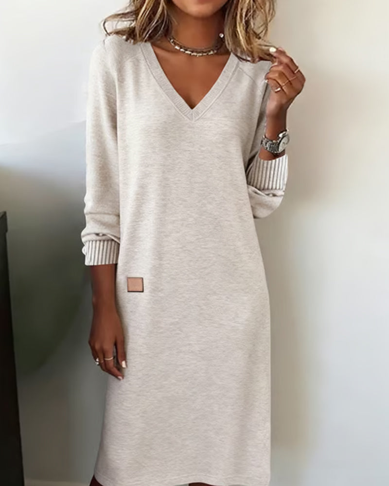 2025 autumn and winter new v-neck solid color long-sleeved dress