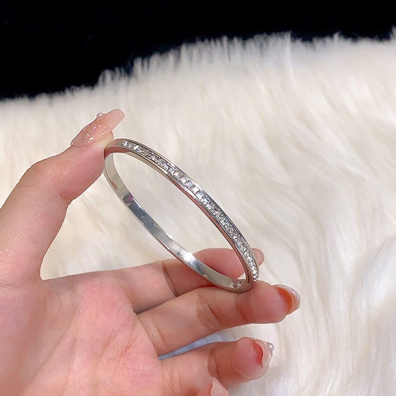 5-Piece Elegant Stainless Steel Bracelet Set,  Fashionable Classic Design & Fade-Resistant