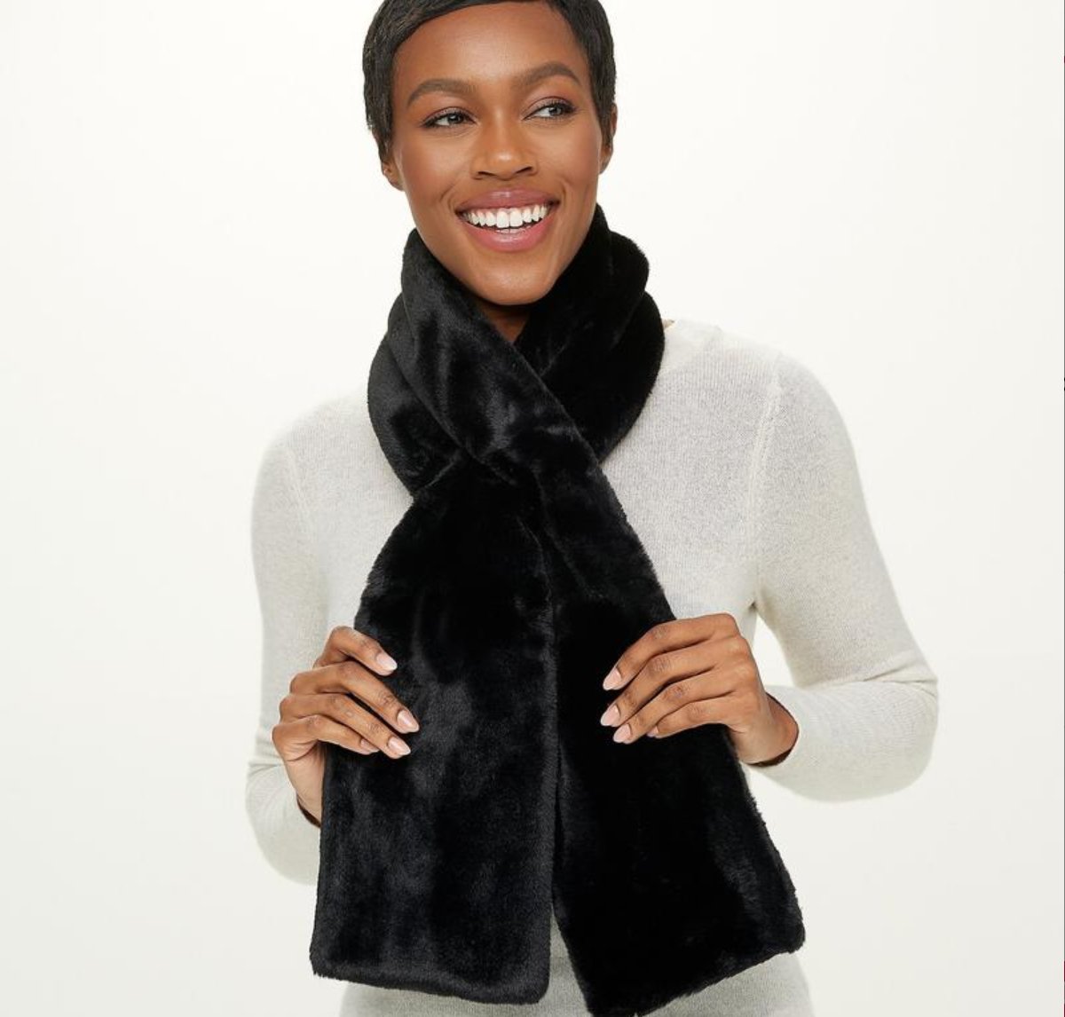 🎗Winter Pocket Scarf – Warm, Stylish & Perfect for Hands-Free Errands