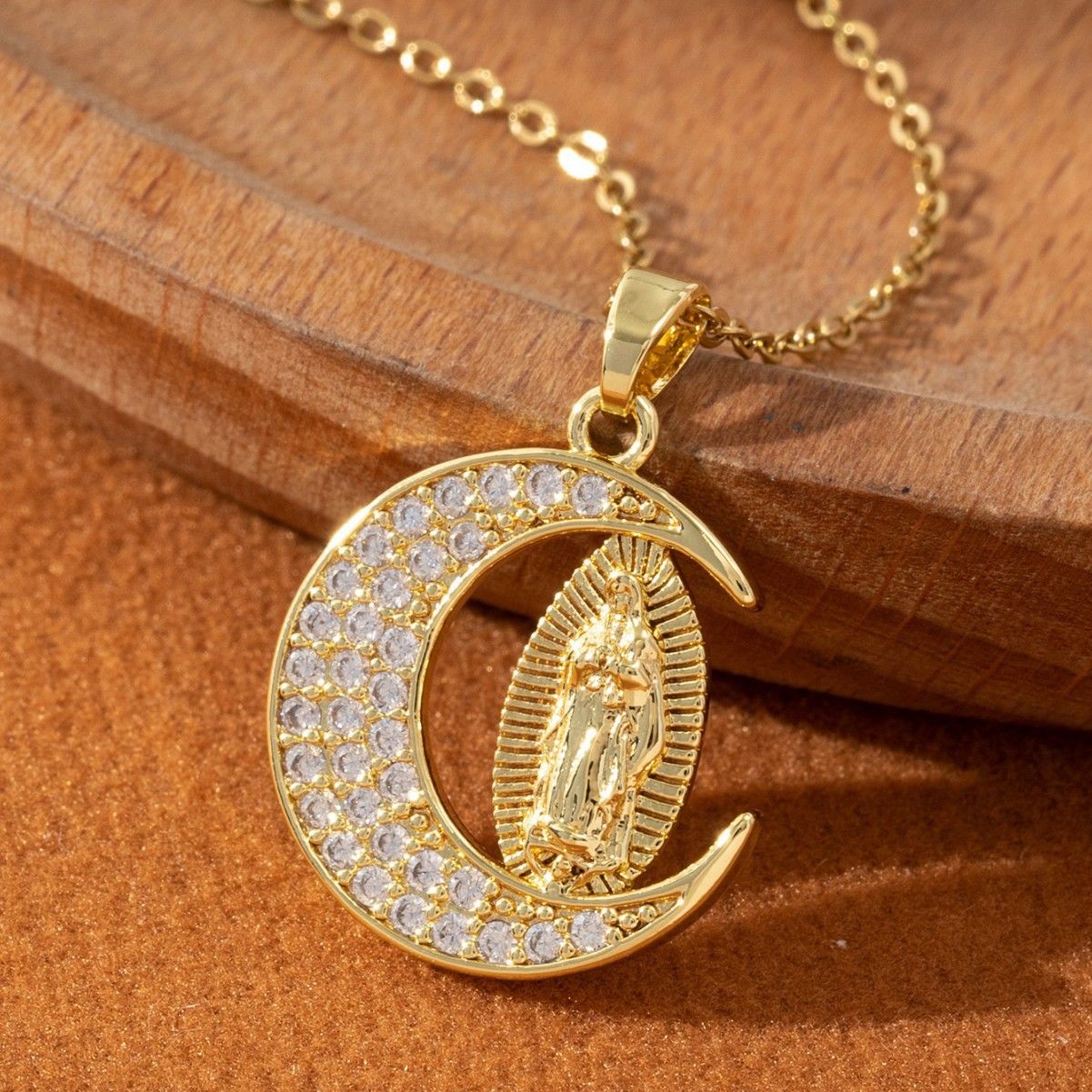 Artistic and retro Virgin Mary necklace