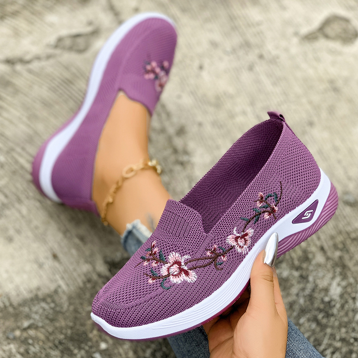 🔥Last day of sale! 30% off!🔥 Women's embroidered, breathable knitted casual shoes
