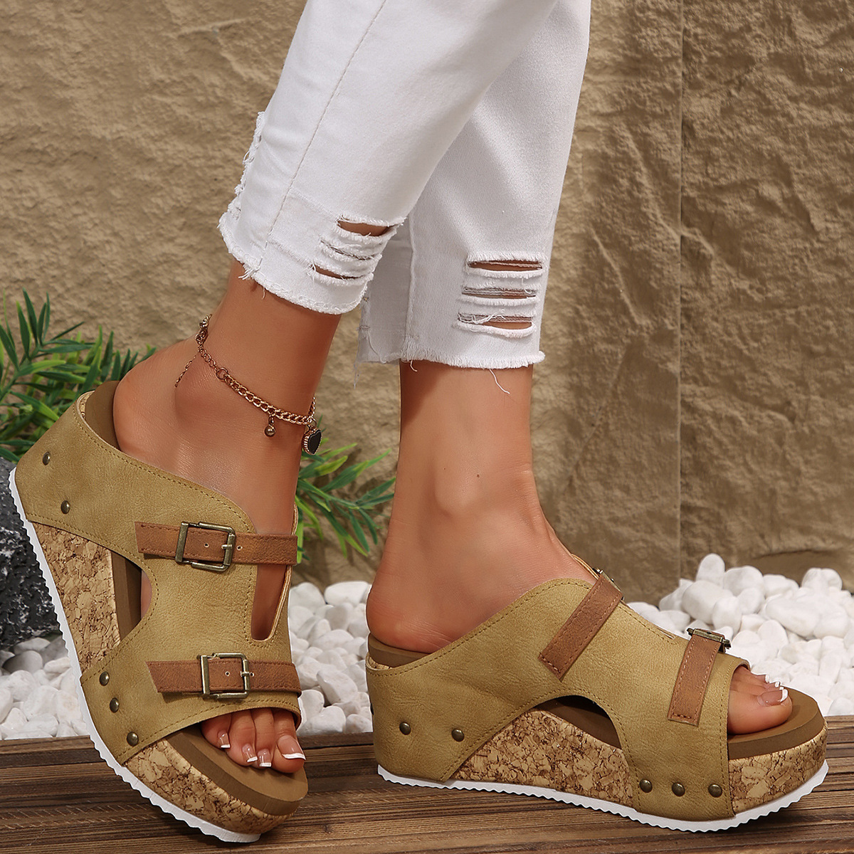 Summer New Style Buckle Light Foam Bottom Beach Open Toe Shoes