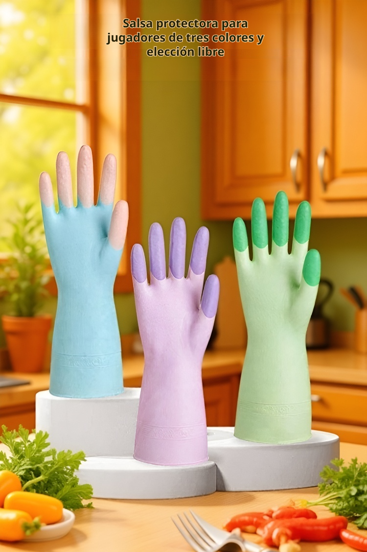 Detalle de guantes impermeables para tareas domésticas