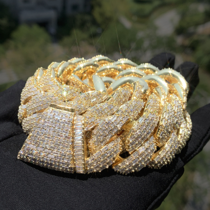 25mm Moissanite Hip Hop T Square Diagonal Buckle Crescent Design Cuban Chain