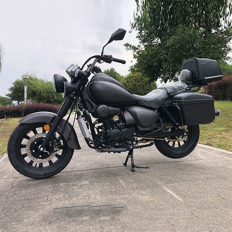 Brand-new Rebel 200 retro motorcycle with electronic fuel injection, cruising, fuel-powered street bike, motorcycle, can be registered.