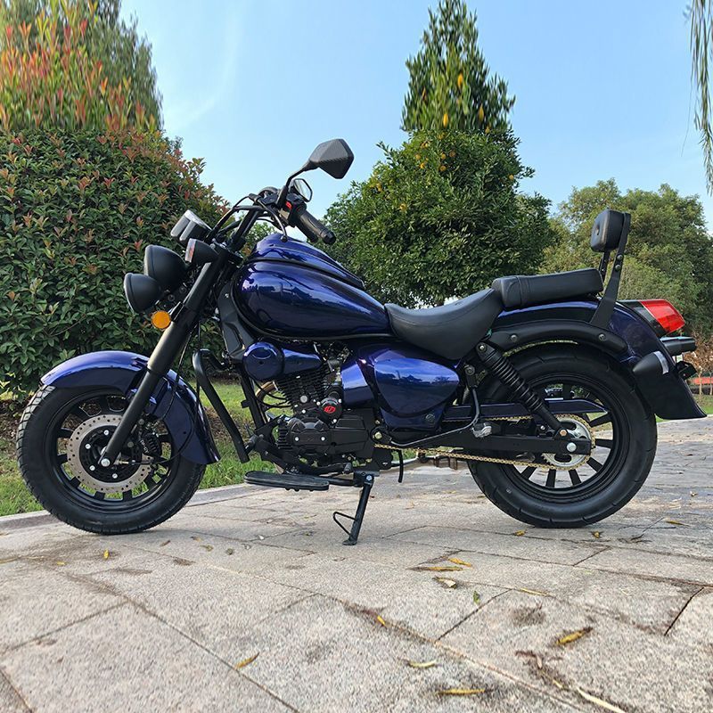 Brand-new Rebel 200 retro motorcycle with electronic fuel injection, cruising, fuel-powered street bike, motorcycle, can be registered.