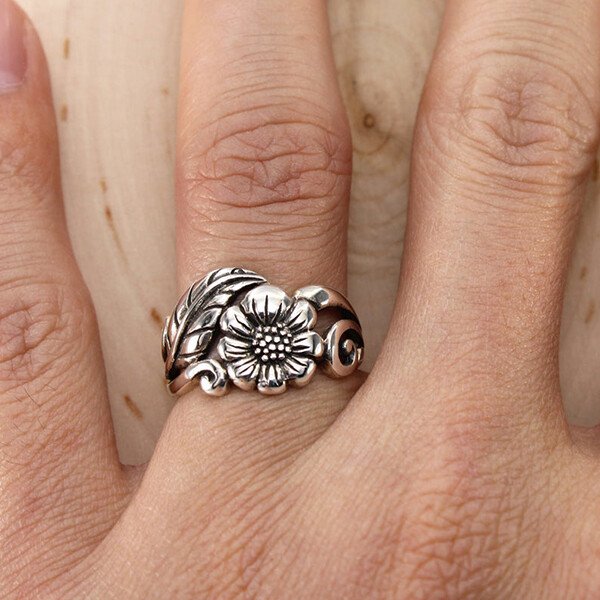 Vintage Silver Sunflower Ring