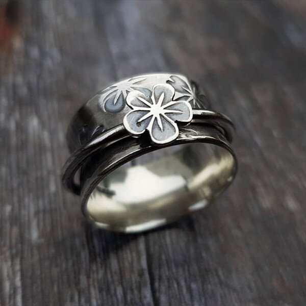 Retro Plum Silver Ring