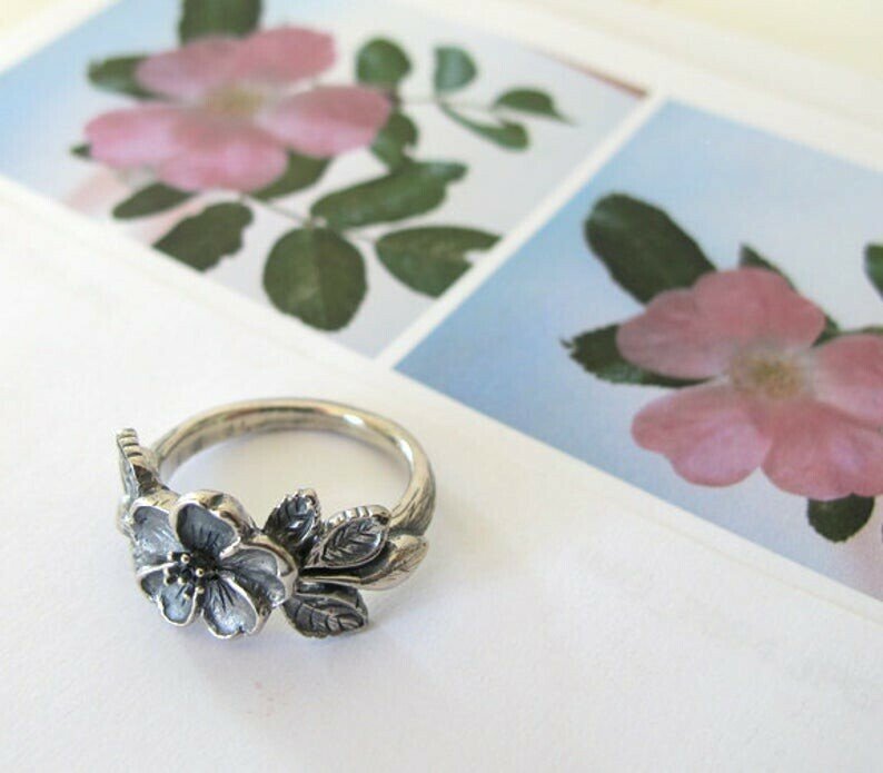 Vintage Flower Leaf Ring