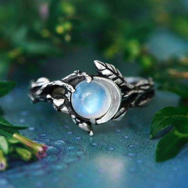 CELESTIAL MOONSTONE RING "LUNA"