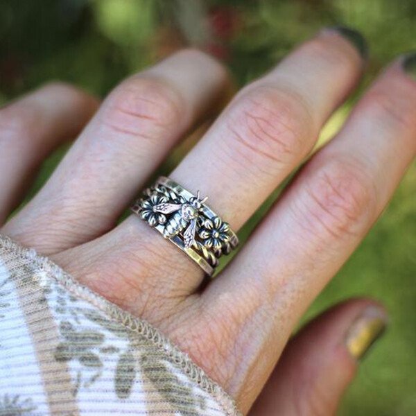 Vintage Bee Flower Ring