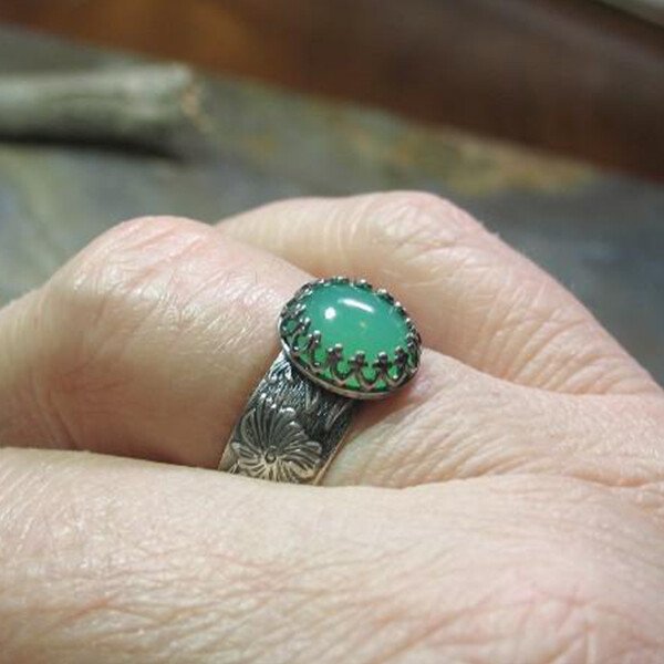 Carved Flower Emerald Silver Ring