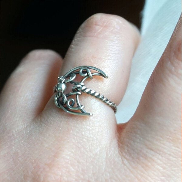 Vintage Moon Hollow Ring