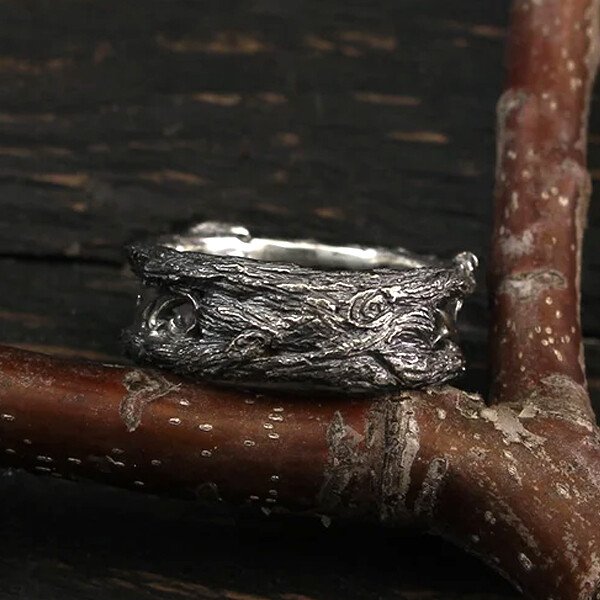 Vintage Style Emerald Tree Ring