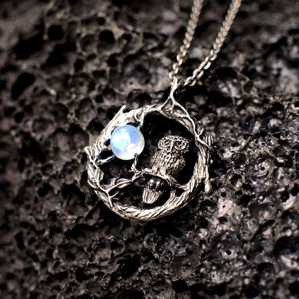 Moonstone Pendant "Owl Moon"