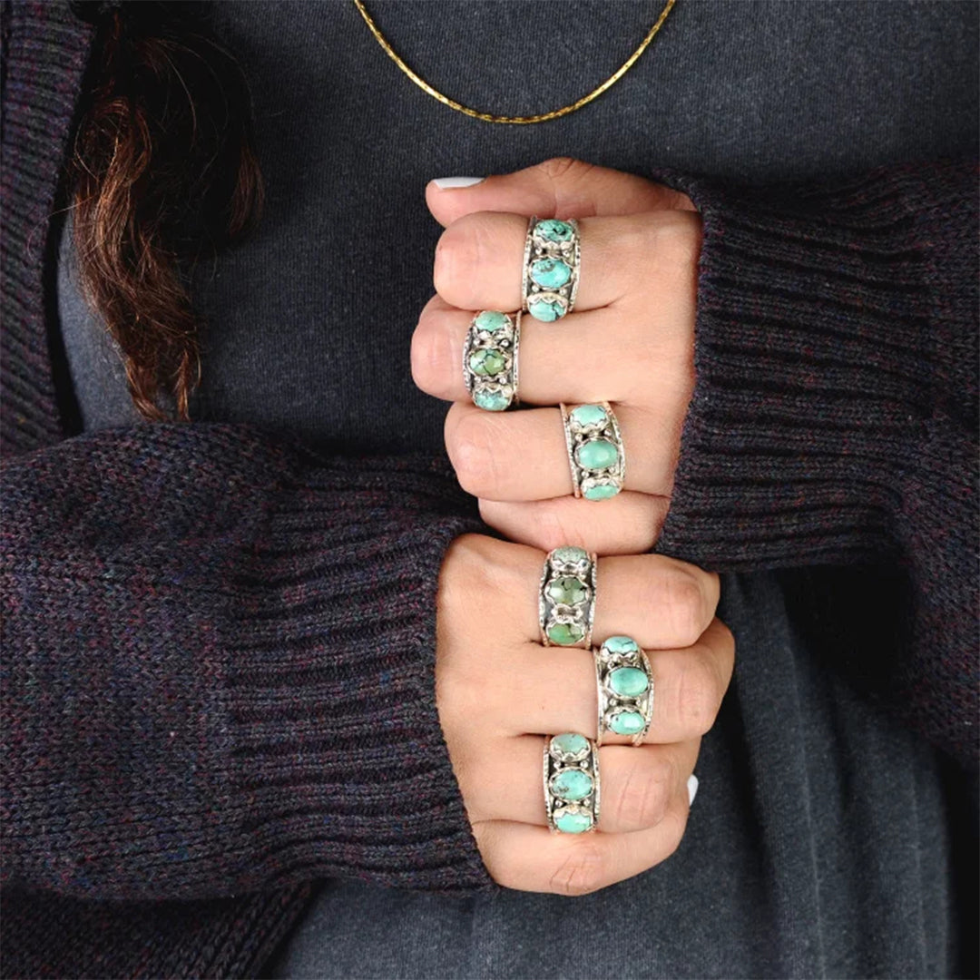 Boho Chic: Stunning Turquoise Ring with a Bohemian Twist