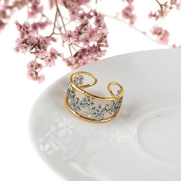 925 Irregular Hollow Daisy Ring