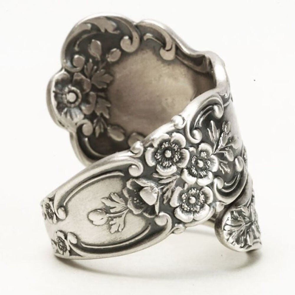 Vintage Silver Engraved Pattern Ring