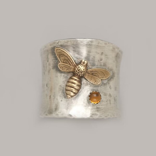 Silver Vintage Wide Band Bee Ring🐝
