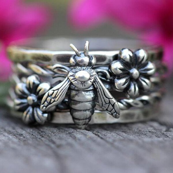 Vintage Bee Flower Ring