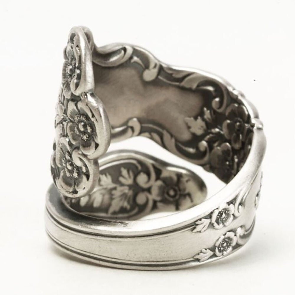 Vintage Silver Engraved Pattern Ring