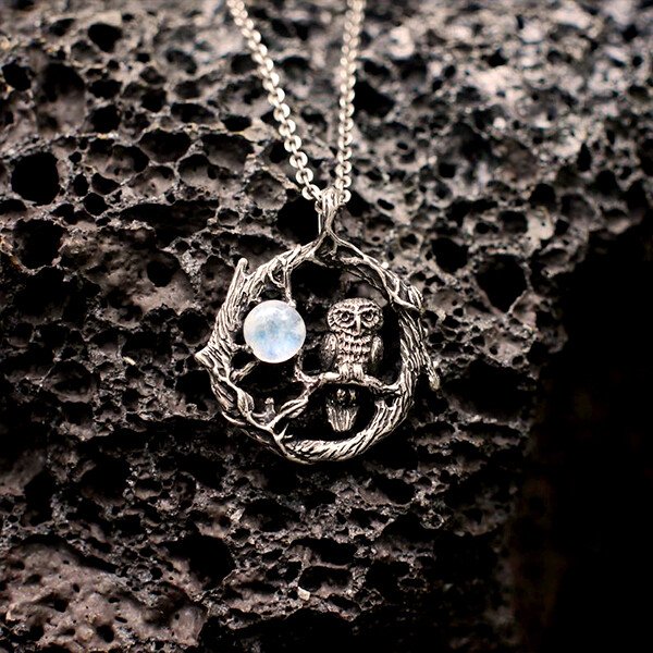 Moonstone Pendant "Owl Moon"