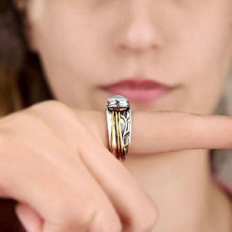Light Sapphire Bicolor Ring