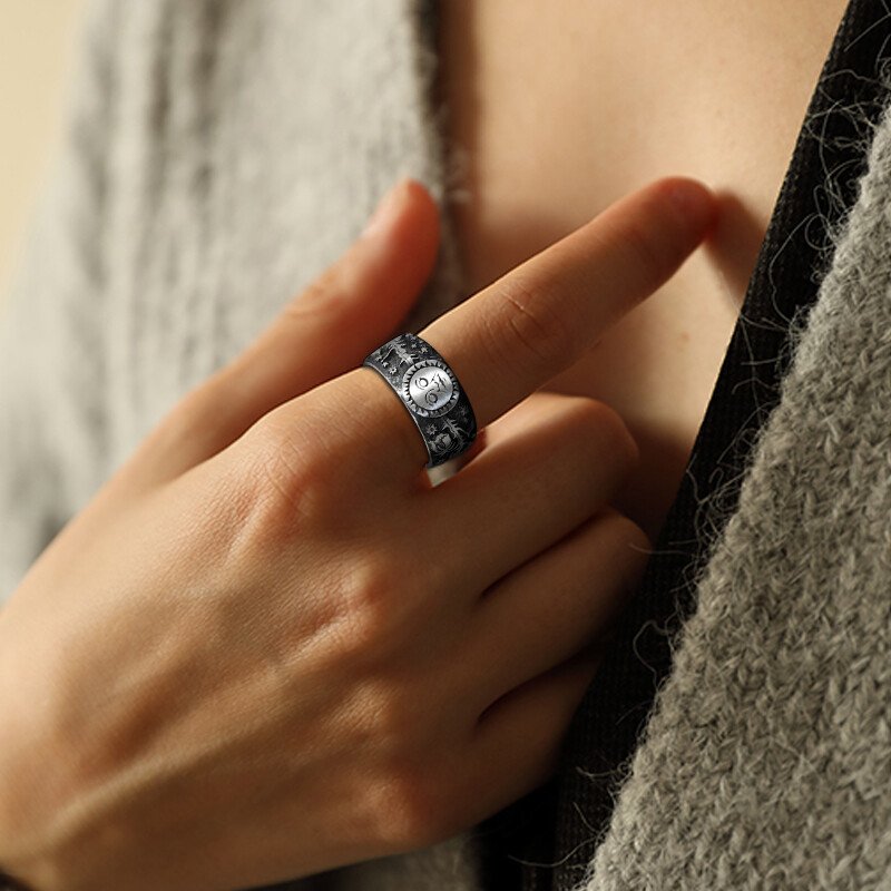 Engraved Sun & Moon Ring