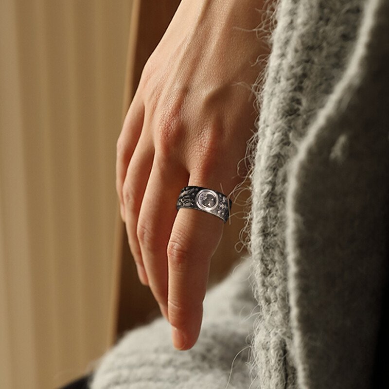 Engraved Sun & Moon Ring