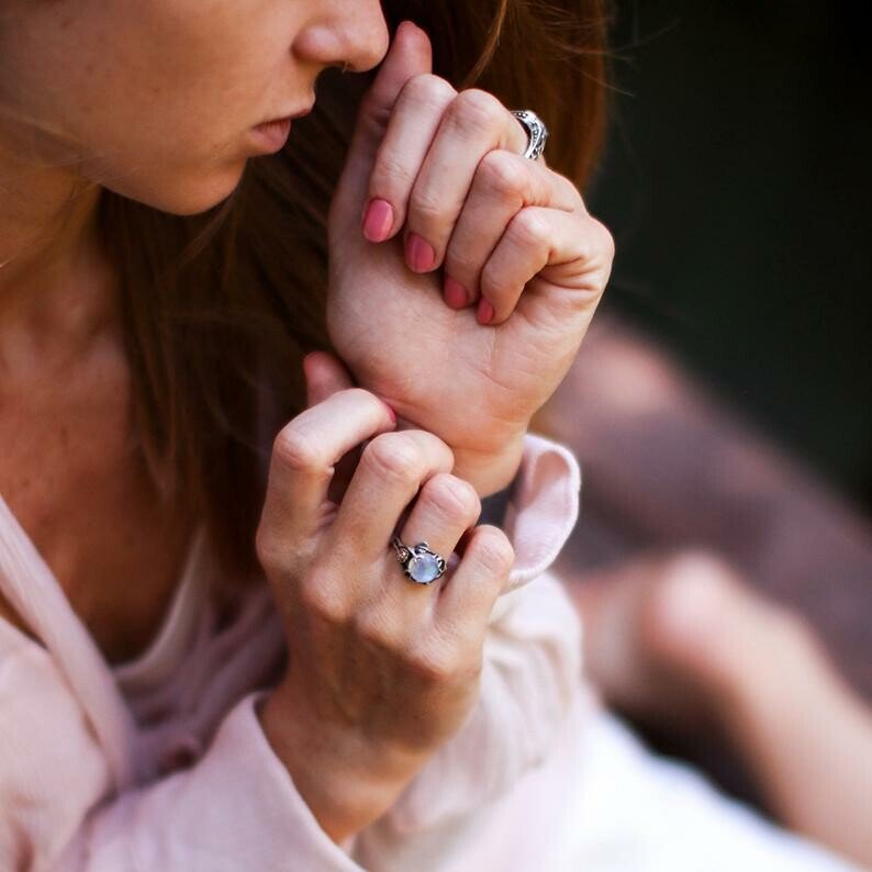 925 🌙Rainbow Moonstone Flower Ring🌹