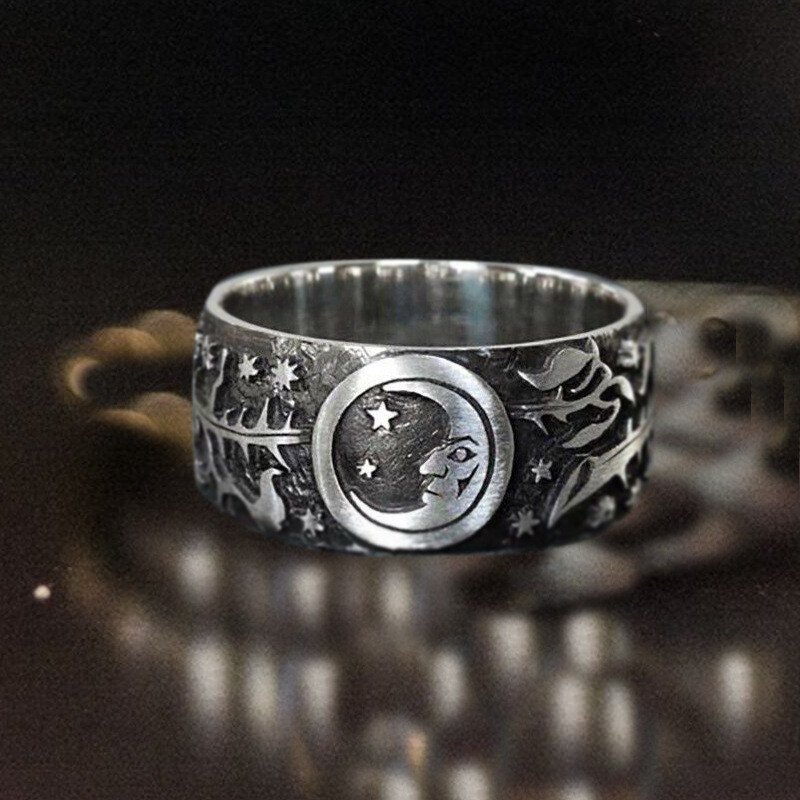 Engraved Sun & Moon Ring