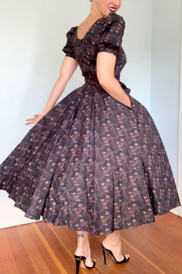 Vintage 1950s Spoooky Black Cat Dress