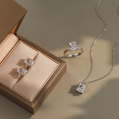 Luxury Solitaire Ideal Cut Moissanite Necklace