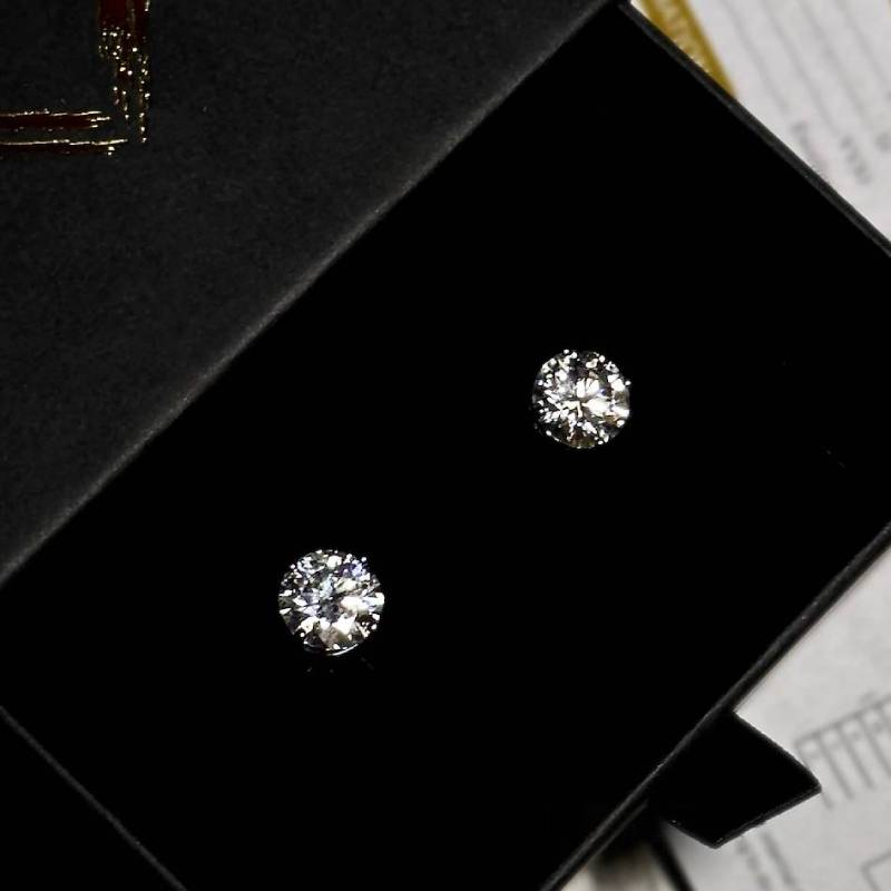 🔥2026 Hot Sale 70% OFF!🔥Classic 4-Prong Moissanite Earrings