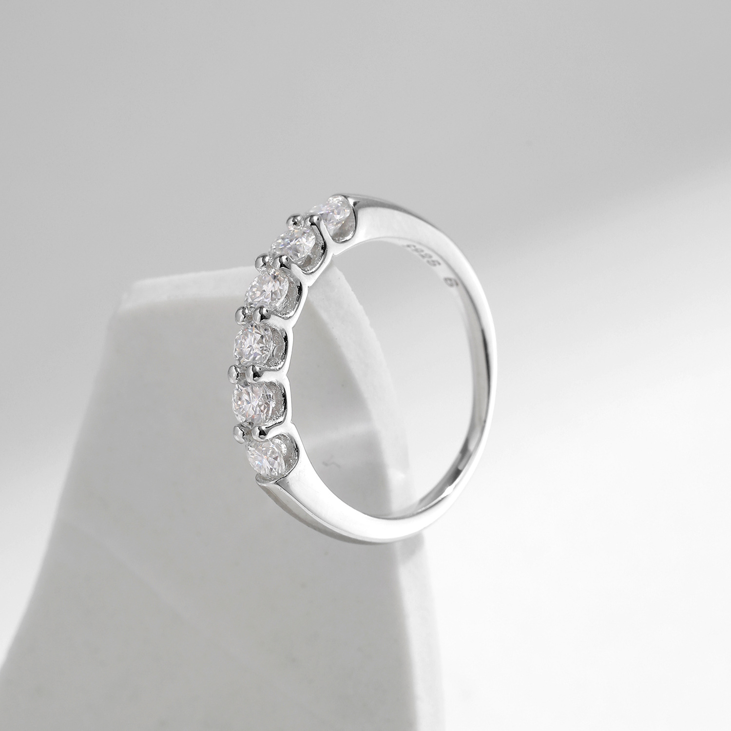 6-Stones Round Moissanite Ring