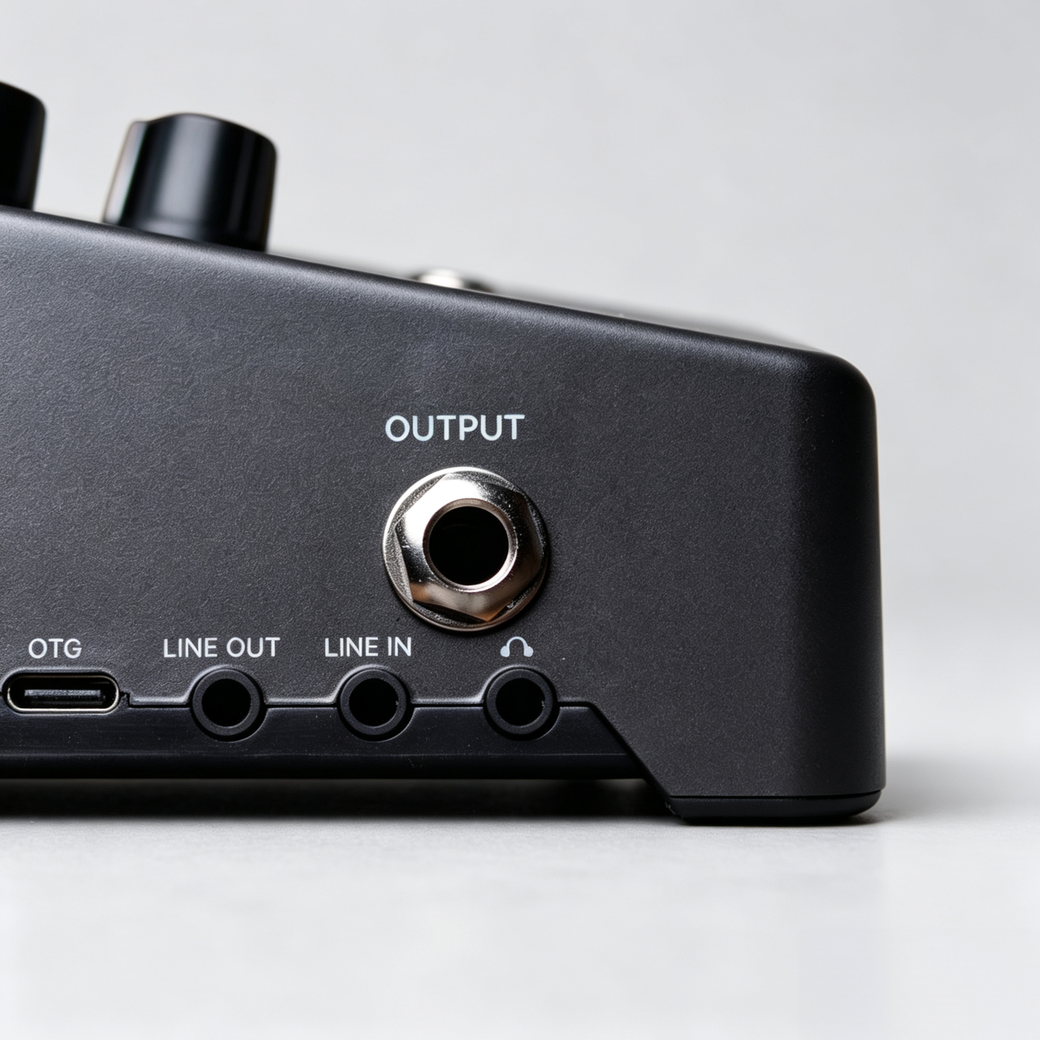 Smart Multi-Effects Guitar Pedal – Amp Modeling, Looper, Drum Machine & USB Recording ⚡🎸🎛️