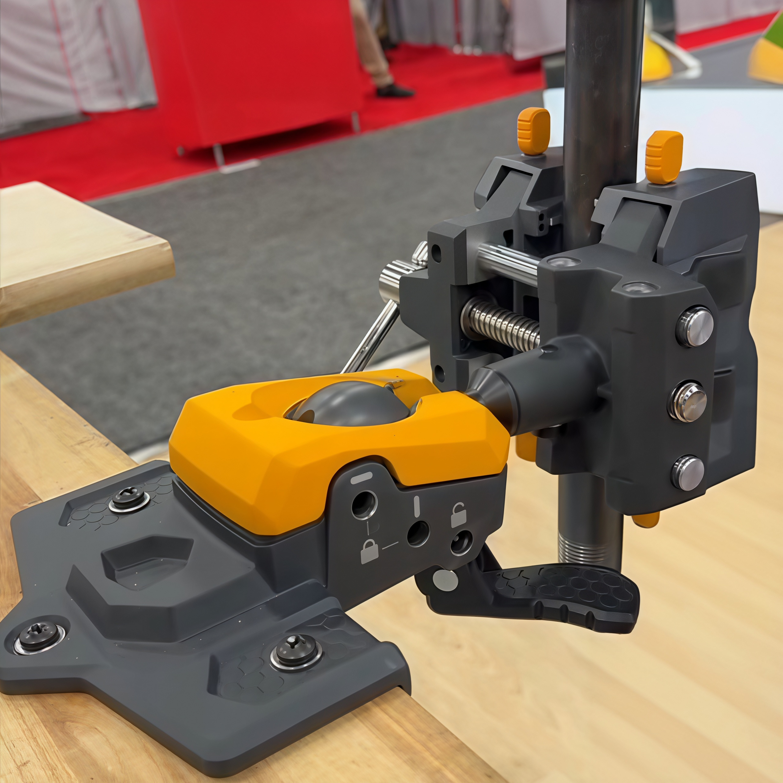 360° Articulating Bench Vise – Lock Any Angle With One Hand, 8 Locking Positions, Swap-In Jaw Pads, Base & XL