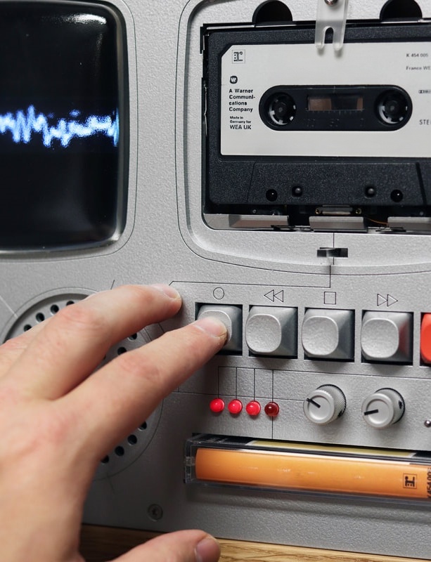 Retro Cassette Player – Sculptural Analog Music Player with Vintage Design
