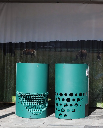 Slow Feed Hay Dispenser – Wall-Mounted Horse Feeder with Hinged Lid 🐴🌾🪵