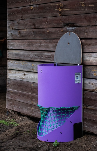 Slow Feed Hay Dispenser – Wall-Mounted Horse Feeder with Hinged Lid 🐴🌾🪵