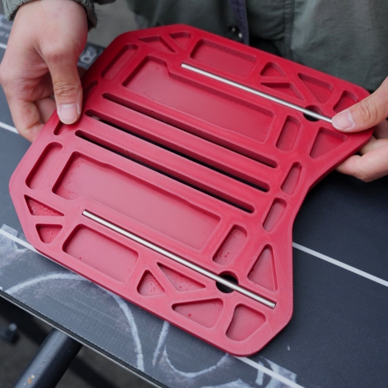 Torque-Carve snowboard carving plate system