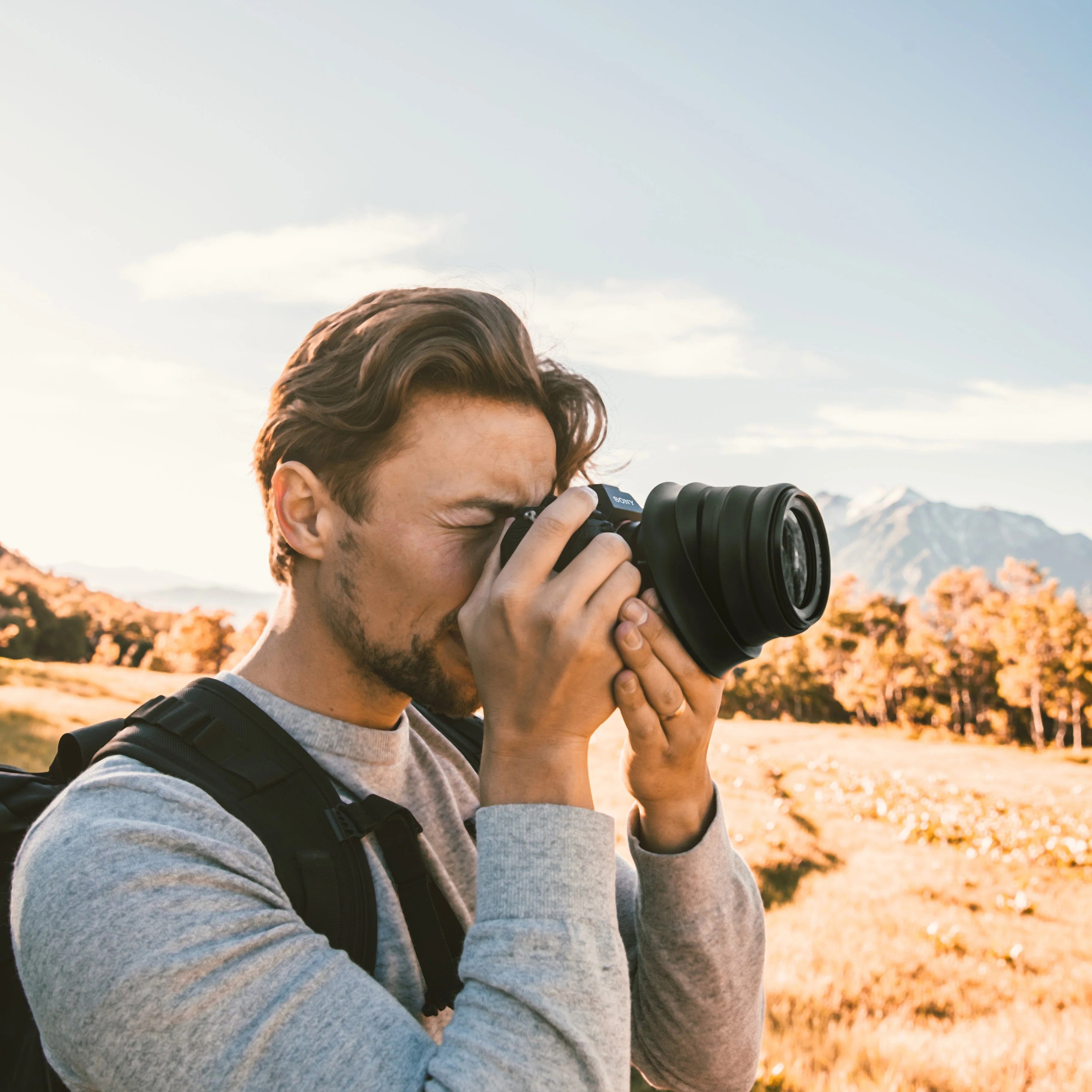 Universal Lens Hood – Foldable, Compact, and Easy to Use