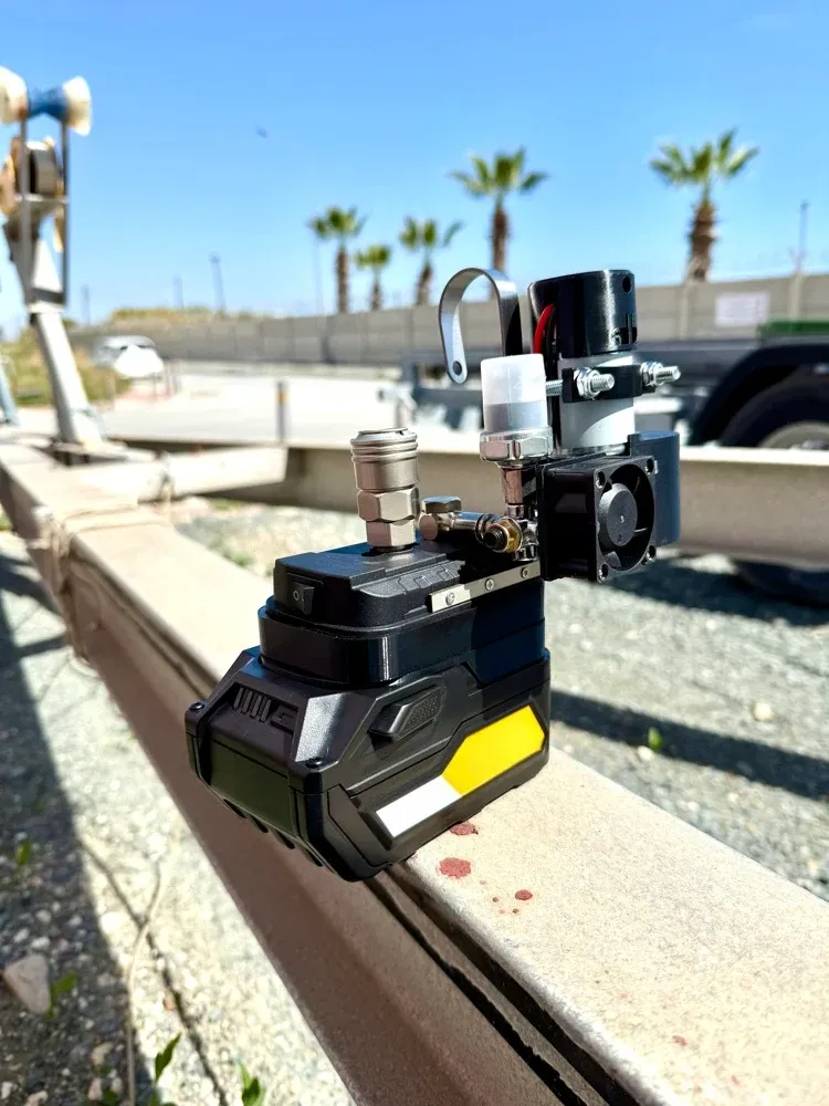 Mini Compressor for Nail Guns – Portable & Lightweight Air Source 🔨💨⚡