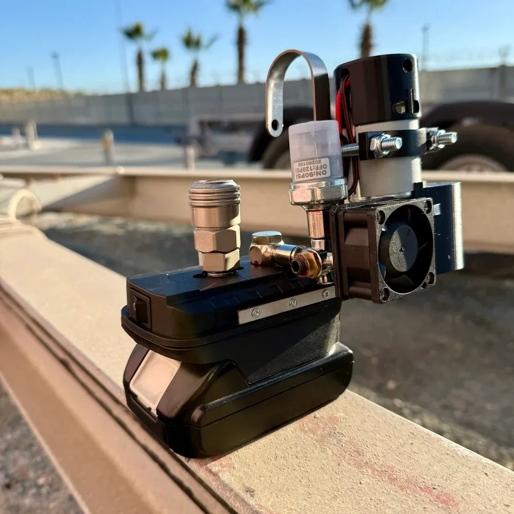 Mini Compressor for Nail Guns – Portable & Lightweight Air Source 🔨💨⚡