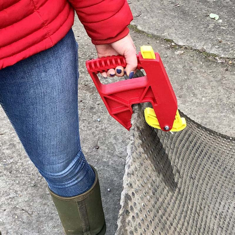 Mat Handling Tool (Specifically for Stable Mats)